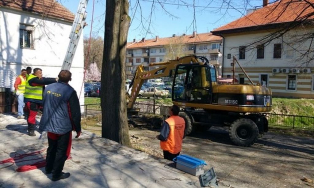Gradacac trg Alije Izetbegovica fena