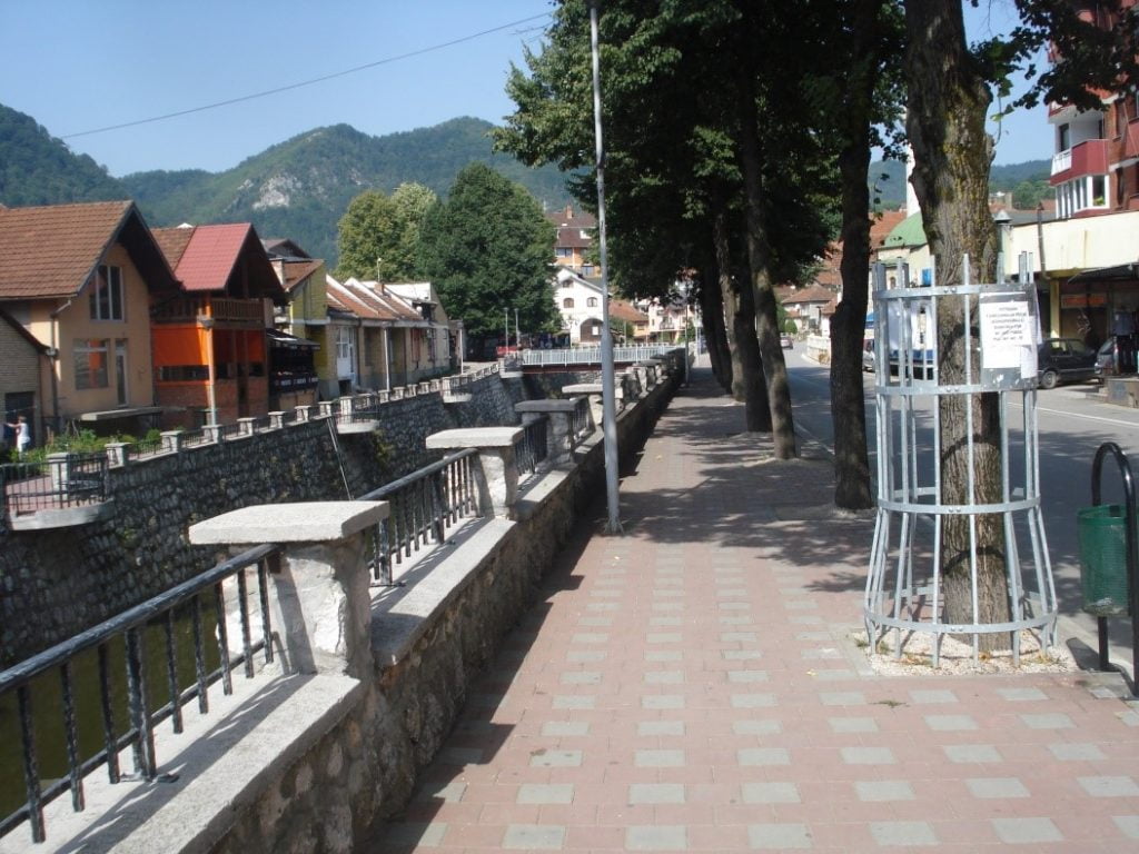 Centar grada Kladanj, na obali rijeke Drinjače